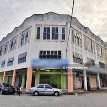 3 Storey Shop Office, Corner Lot - Taman Dindings, Ayer Tawar, Perak