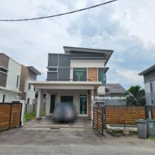 Newly painted inside and outside, view to offer!