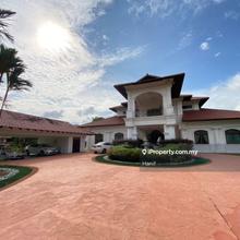 Bungalow Leisure Farm with attached swimming pool 