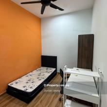 Room To Rent 