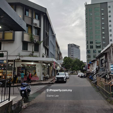 4 Storey Shoplot Crowded Area