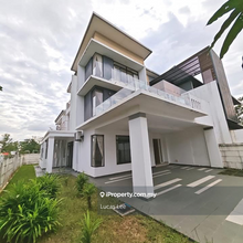 Desa Tebrau 3 Storey Semi-D House