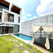 3.5-Sty Link Villa with Private Pool & Lift