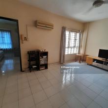 Bright & Breezy Corner