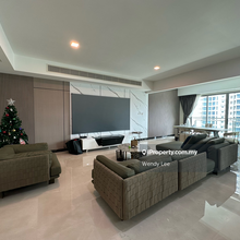 Renovated, mid floor unblocked view