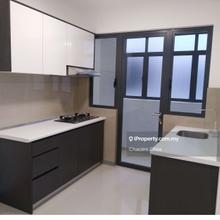 Furnished unit ready to let! View anytime & Move in condition!