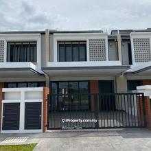 Terrace house for Sale