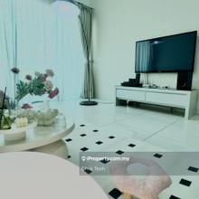 High floor, 2 car parks & tastefully furnished!