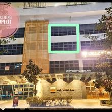 High Ceiling Retail Shop for Sales
