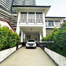 Fully Renovated; Modern Semi D House; 5 min to Mid Valley 