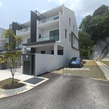 Brand New 3 storey Superlink for Sale - Endlot Unit 