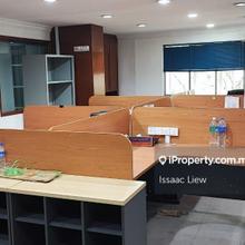 Great Location! Good Condition Unit! Highly Demand!
