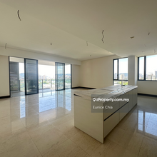 Super Low density , freehold ,huge balcony 3rooms 1maid room 