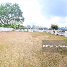 2 Sty Bungalow with Huge Land Can Park 6 Car Above and Private garden 