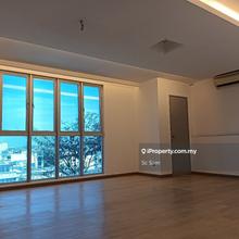 Partially furnished studio and short walk to Central i-City