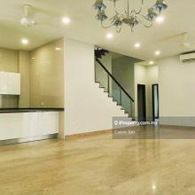 Nice bungalow, good condition, renovated, hot location, gate n guarded