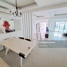 Moving in Condition, clean well kept 2 storey House 22x75 
