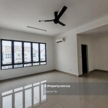 Freehold Terrace Sejati Lakeside