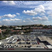 Low Density Condominium Strategic location !