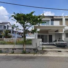 Country villa, gated guarded terrace 2 storey corner lot for sale