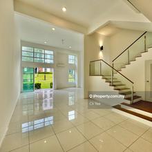The Only One For Sale In Market,3 Storey Superlink@ Emerald Hills