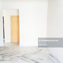 End Lot extra land landed house Taman Subang Mewah