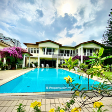 Gorgeous Pool House with a Secret Garden in Tanjong Tokong