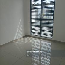 Rumah Teres Dua Tingkat ( Corner ) untuk disewa di Lunas