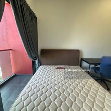 Room with Balcony - Sharing Common Bathroom Free Shuttle Bus Tng