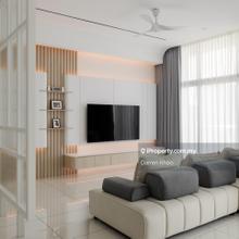 Beautifully Renovated Family Size Layout. Golf View on a Good floor