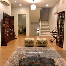 Beautifully Renovated Bungalow with Swimming Pool