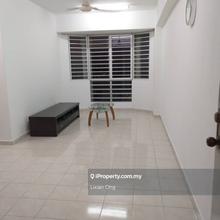 Short walk to Lrt wawasan Usj 19, convenient, below is Mall