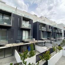 Terrace house for Sale