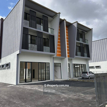 Light Industry Park at Pine Square Batu Kawa