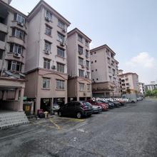 Goodyear Court 8 Renovated Low Floor Near LRT for Rent!