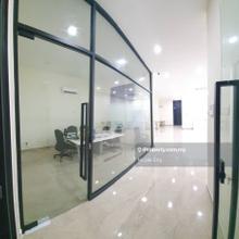 3 storey link factory 25x80, fully renovated USJ 1 Taman Subang Permai