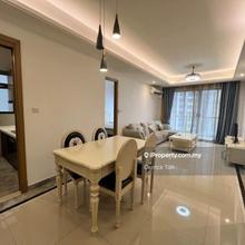 5 min walk to C.I.Q / Mall beneath / Cinema/ Facilities/ 1 Car Park