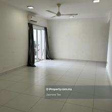 Mid floor and well maintained unit 