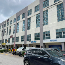 Renovated adjoining office with Lift for rent