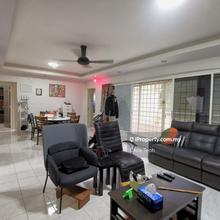 Corner unit with pool view & with extra huge space beyond balcony!