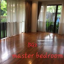 Ground floor with a private garden