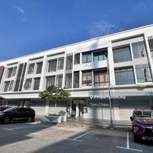 Medini 3 Storey Shop Lot Good Location 