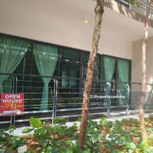 Pj - Kayu Ara - Big condo for family - walking distance to retails