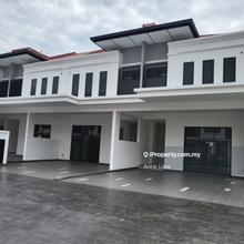 Terrace house for Sale