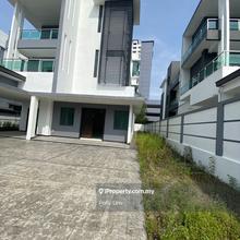 3 Storey Bungalow House