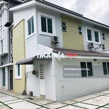 2.5 storey semi detached with 24/7 guarded and facilities