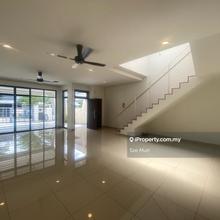 Double Storey Linked House for Sale in Laman Glenmarie
