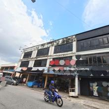 3 Story Shop Lot with Lift Facing Main Road for Rent