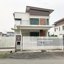 Taman Paya Rumput Perdana, Melaka Double Storey bungalow For Sale