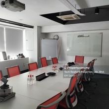 Limited and Huge Office Space in Plaza Damas 3